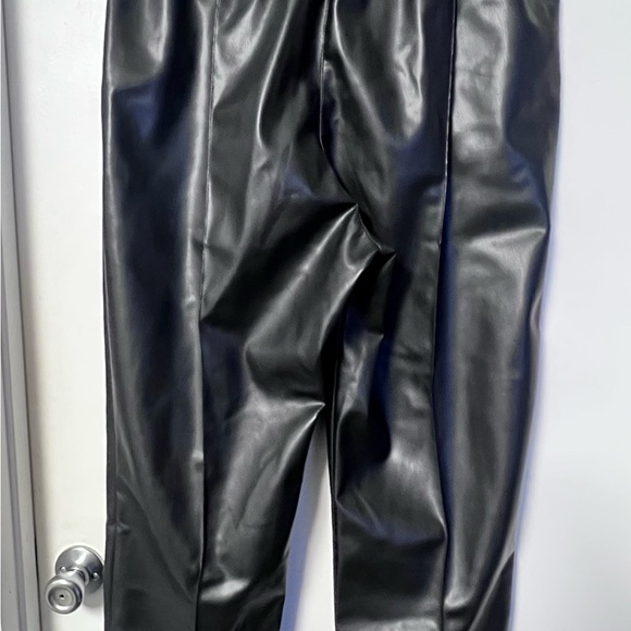 H&M Women's Black High Rise Jeans - Picture 4 of 7